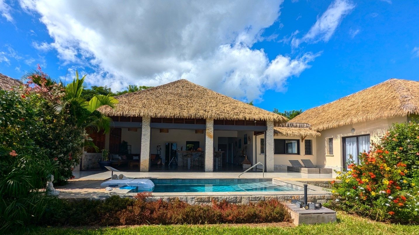 VILLA VUE MER SUR UN TERRAIN ARBORÉ