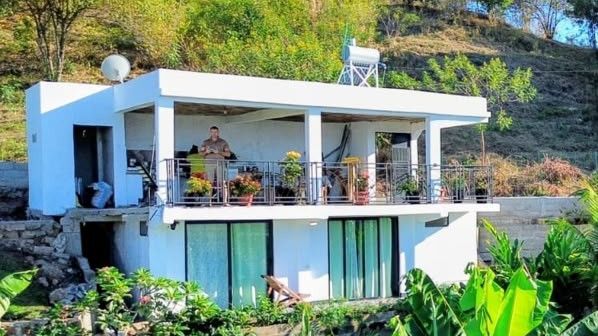 LOGEMENT MEUBLÉ AVEC DOUBLE TERRASSE ET VUE MER PANORAMIQUE