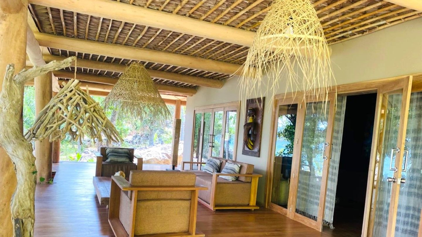 INVESTISSEMENT RARE : PROPRIÉTÉ HAUT DE GAMME EN BORD DE PLAGE