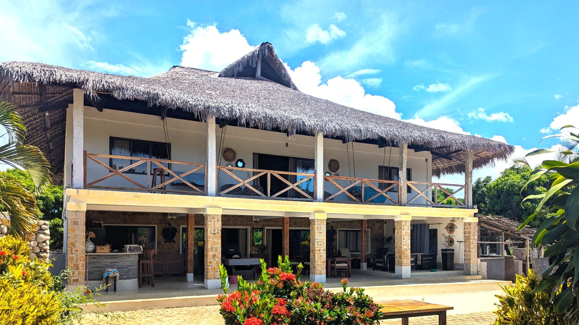 VILLA LUXUEUSE À LOUER – EMPLACEMENT PRIVILÉGIÉ