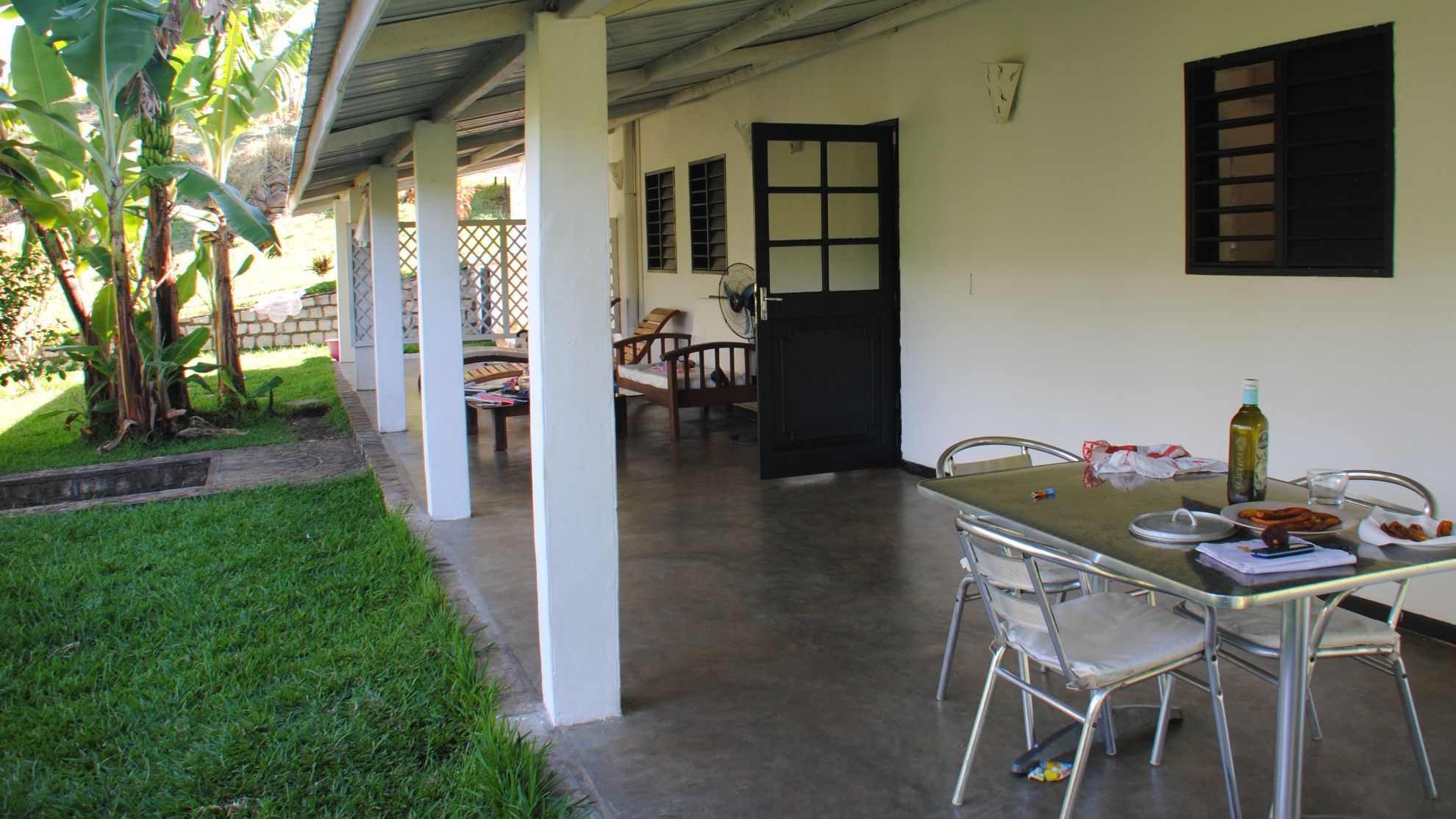 GRAND APPARTEMENT RDC MEUBLÉ