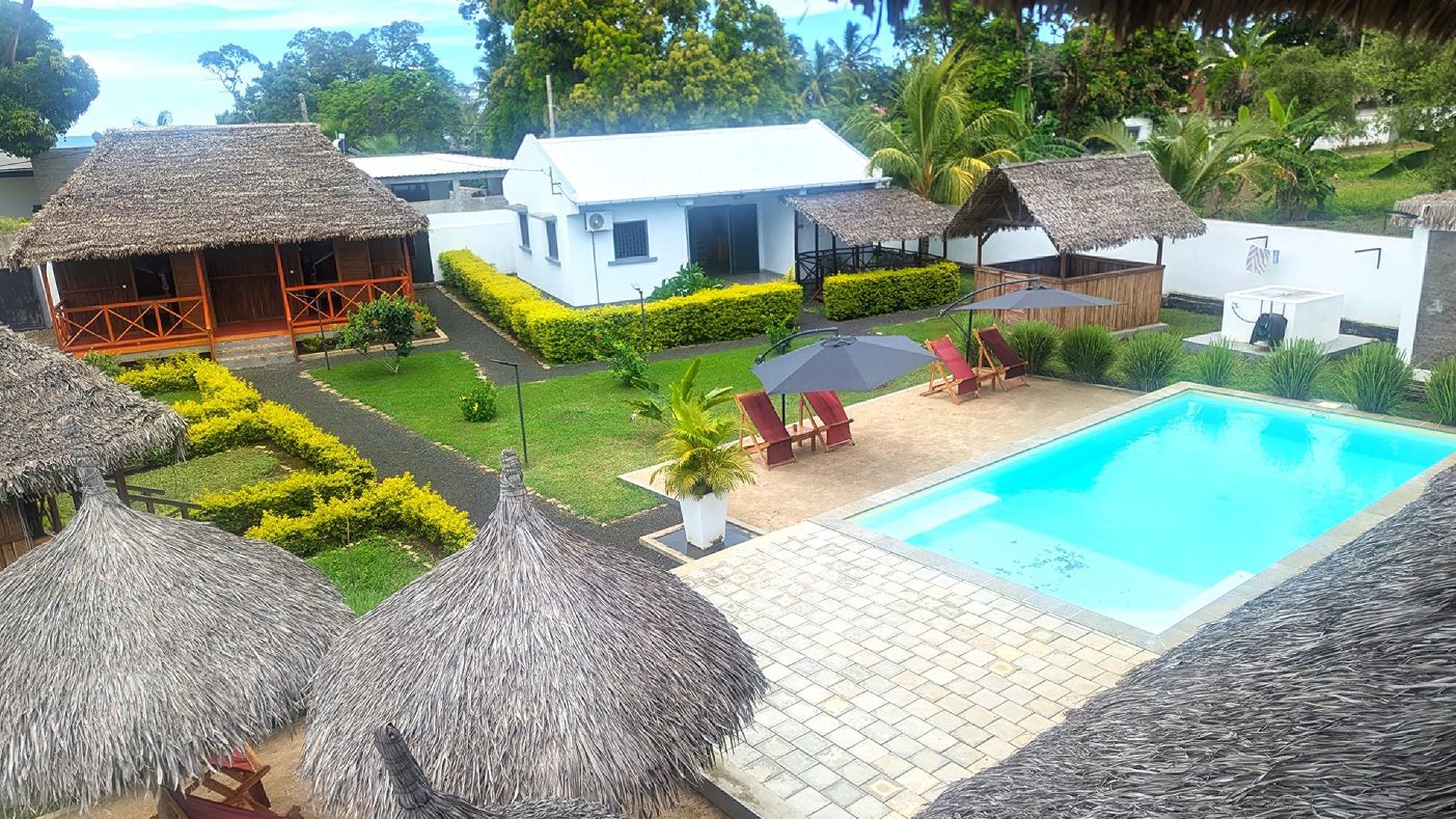 ÉTABLISSEMENT HÔTELIER – À 40 MÈTRES DE LA PLAGE