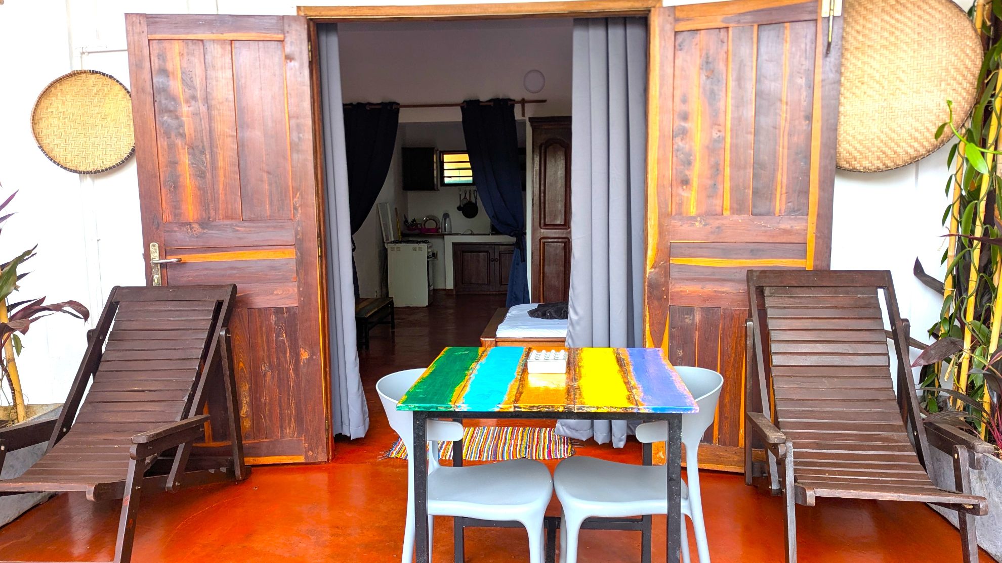 STUDIO TOUT CONFORT AVEC PISCINE COMMUNE