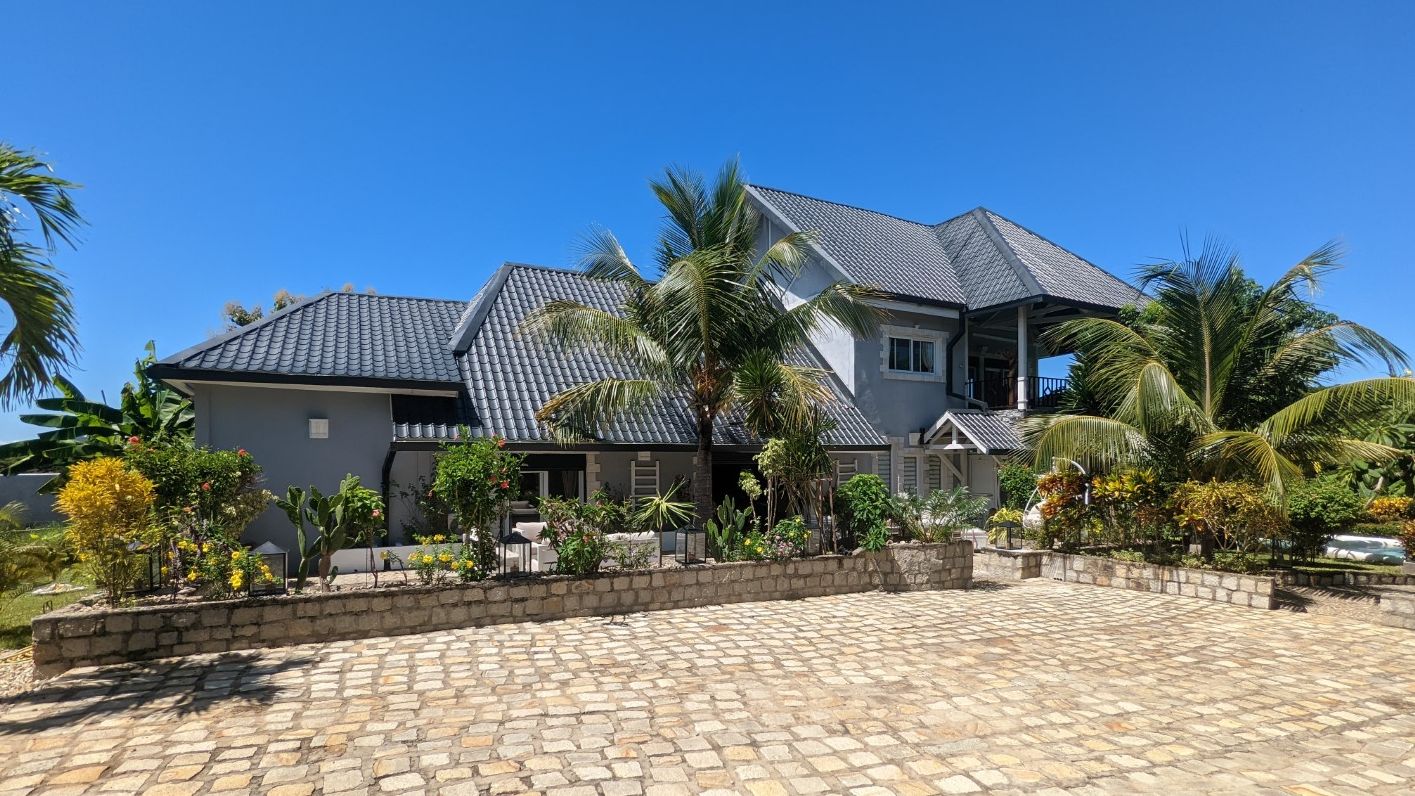 VILLA DE HAUT STANDING ET DESIGN