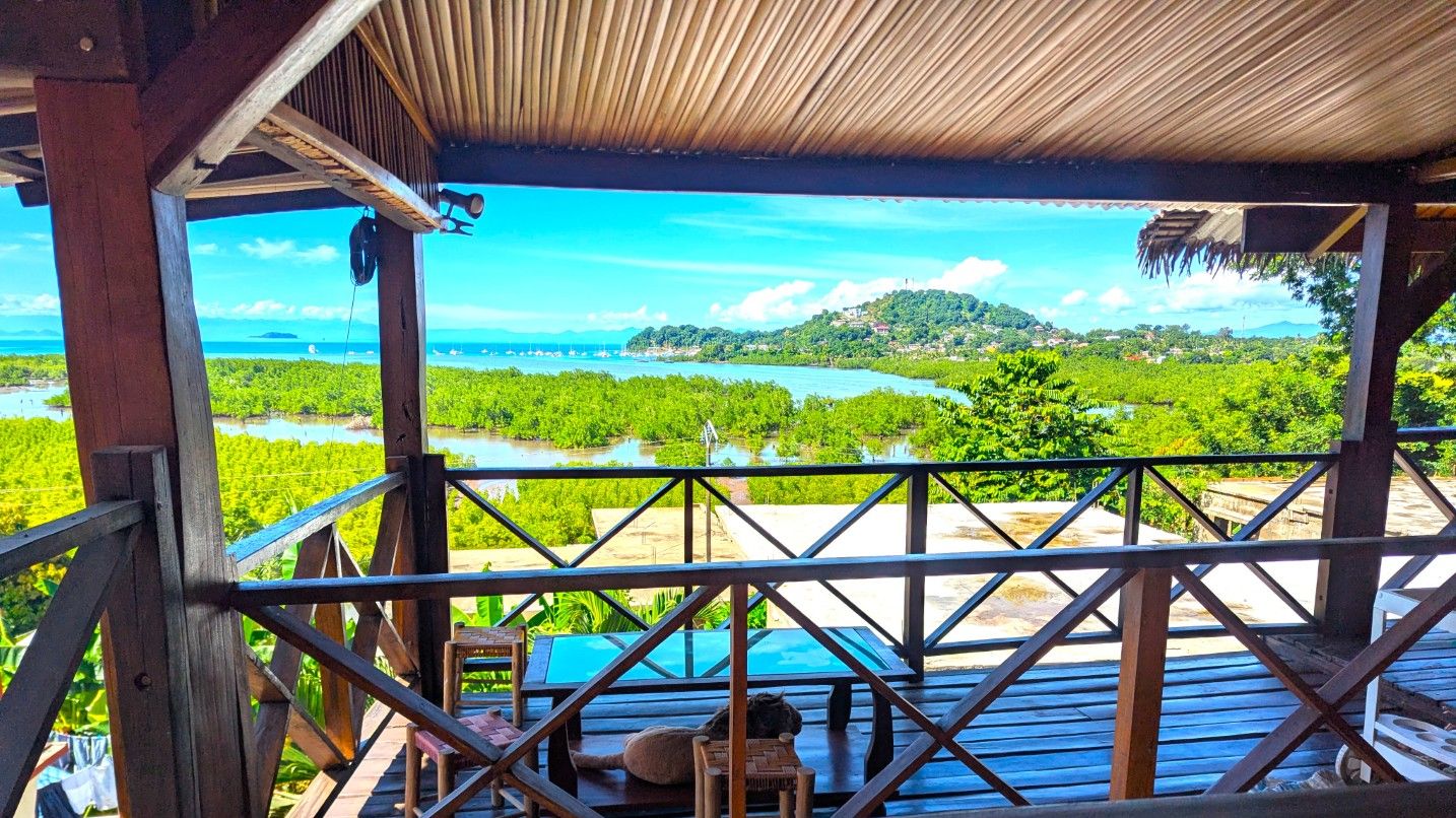 UNE VILLA INDIVIDUELLE AVEC SUPERBE VUE SUR LA MER