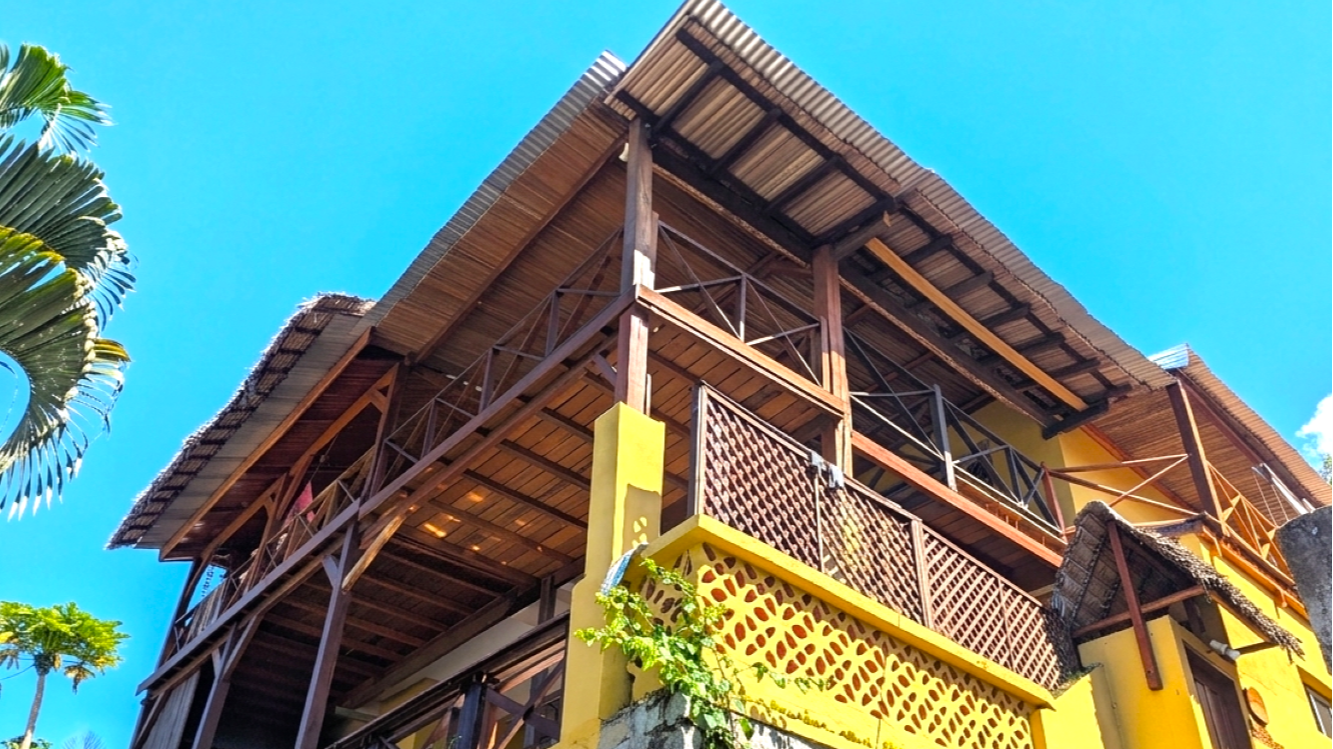 UNE VILLA INDIVIDUELLE AVEC VUE MER A VENDRE